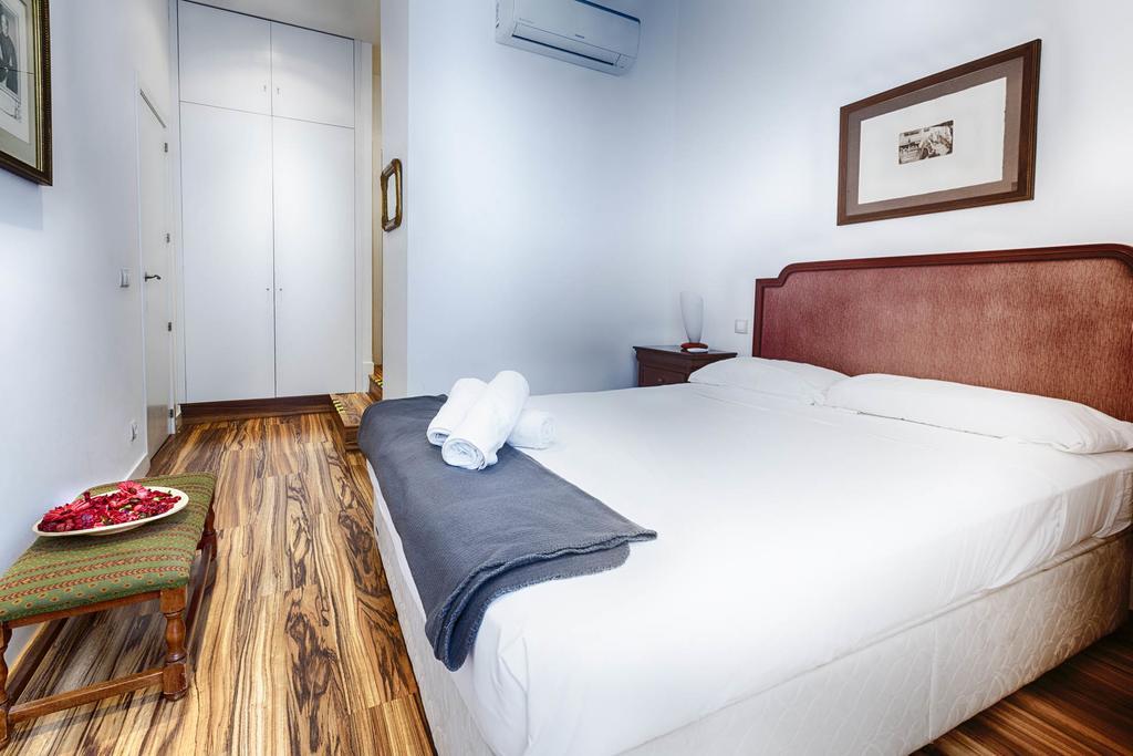 Smartrental Madrid Gran Via Apartments Buitenkant foto